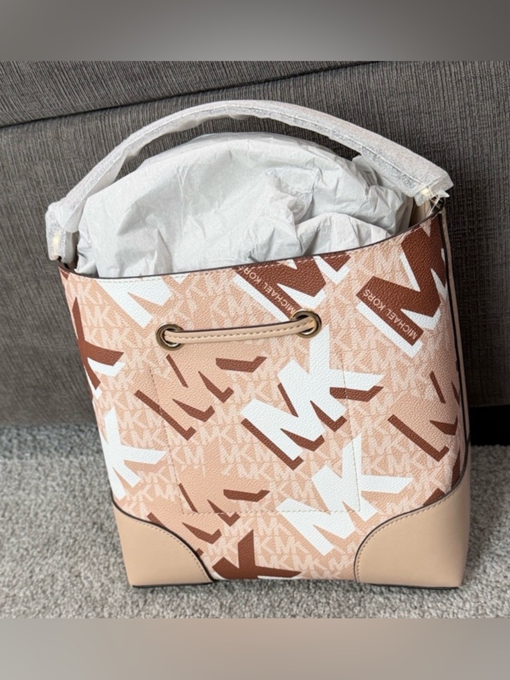 Rare Michael Kors Mercer Bucket bag NWT - Picture 4 of 5